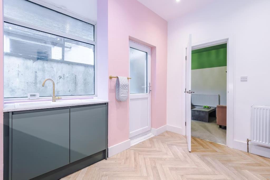 Vila 5 Bed Salford Sanctuary Retreat Manchester Exteriér fotografie